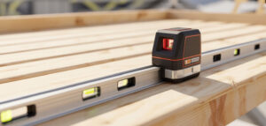 Lasernivå på altanbygge, fotorealistiskt foto, fokus på precision och rena linjer.