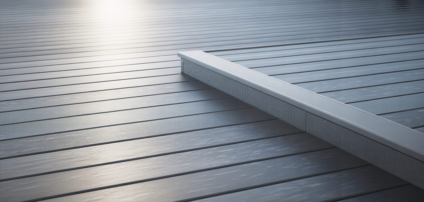 Fotorealistiskt foto av en silvergrå trätrall efter regn, med solljus.